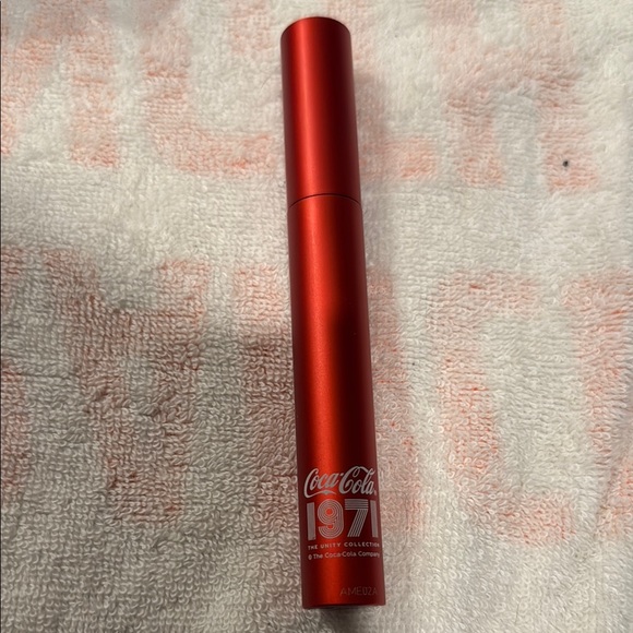 Morphe x Coca-Cola 1971 Collection Palette and Mascara - Picture 8 of 8